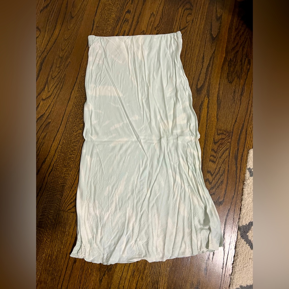 Midi, tie-dye skirt.